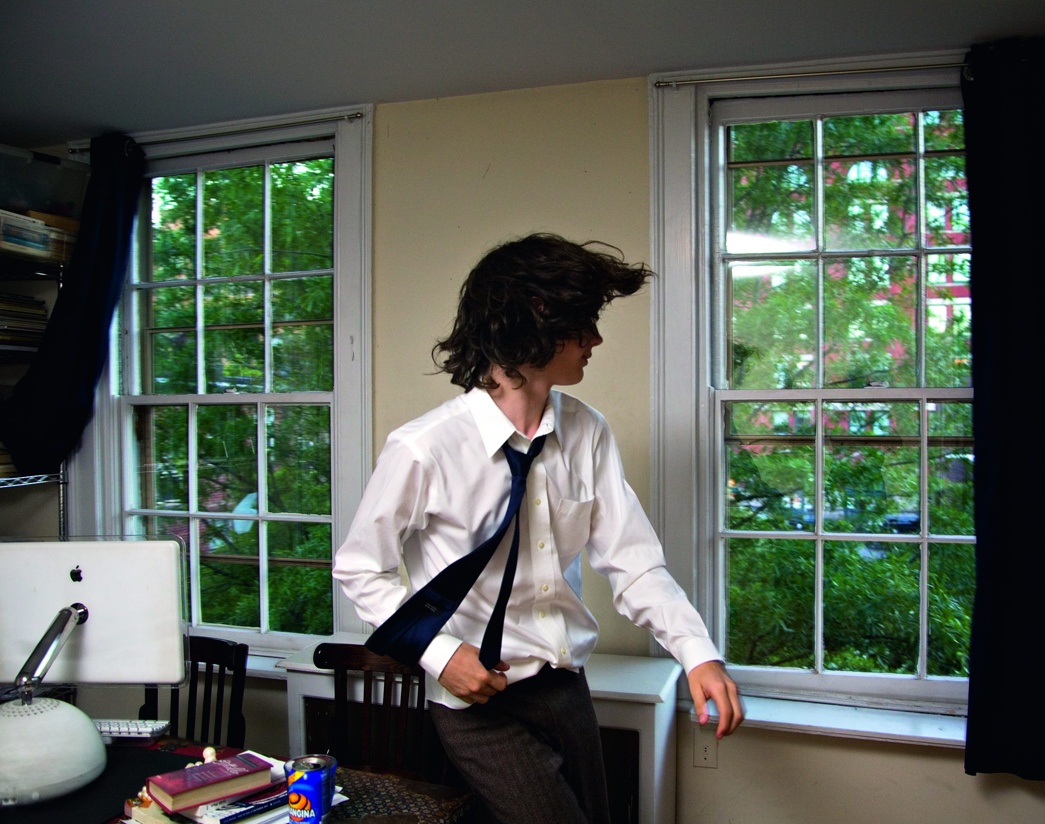 Nicolas Resisting, 2006. © Martine Fougeron